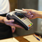 Empresas que operam com cartão de crédito como forma de pagamento devem entregar DIRF